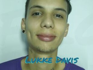 Lukke_Davis